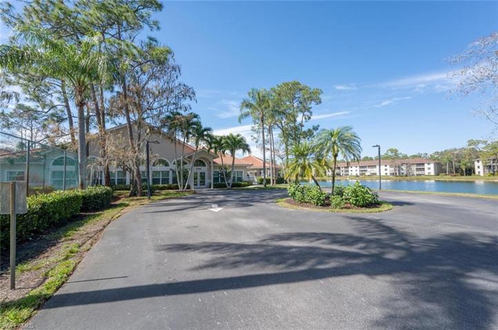 5724 Deauville CIR # H108, NAPLES FL 34112