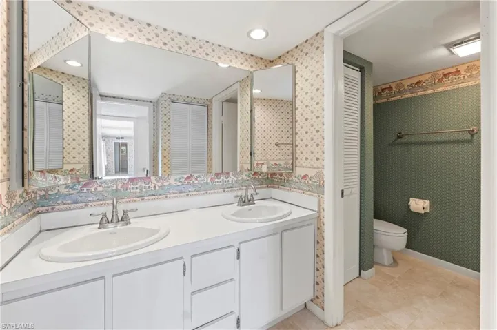 1703 Park Meadows Dr 2, Fort Myers, Florida 33907