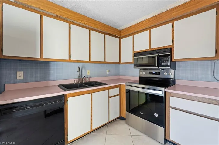 1703 Park Meadows Dr 2, Fort Myers, Florida 33907