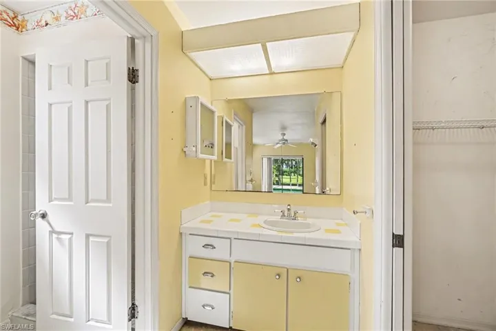 4221 Sw 2nd Ave, Cape Coral, Florida 33914