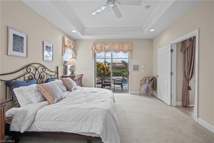 Large 1st floor Main Bedroom