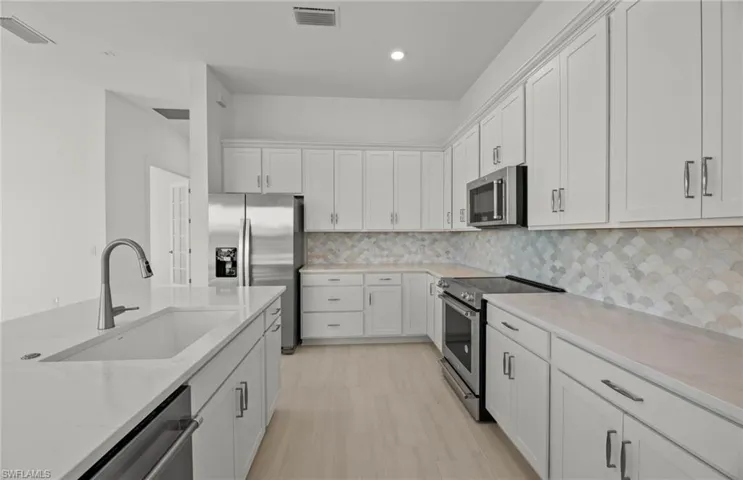 4195  Traditions  DR, Ave Maria, FL 34142