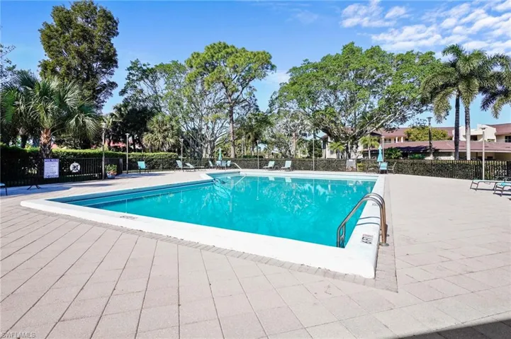 413 Augusta Blvd 105, Naples, Florida 34113