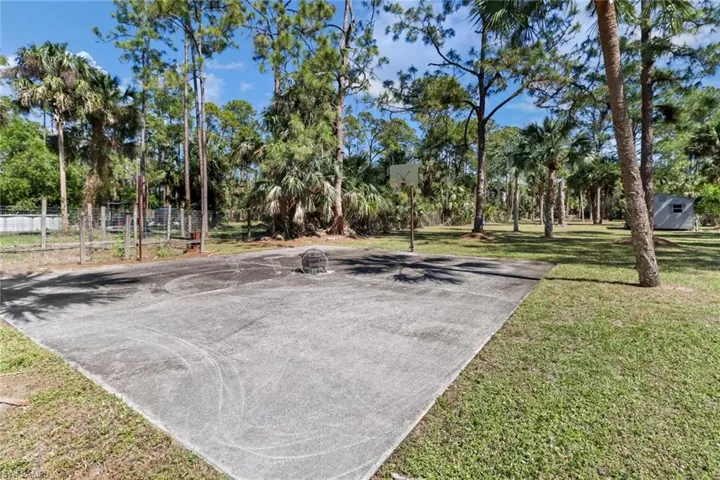 440  1st NW ST, Naples, FL 34120