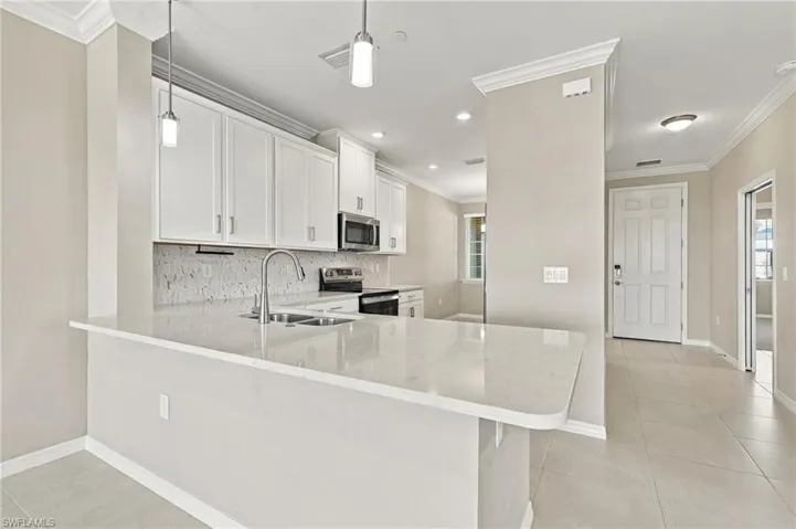 11811 Venetian Lagoon Dr 101, Fort Myers, Florida 33913