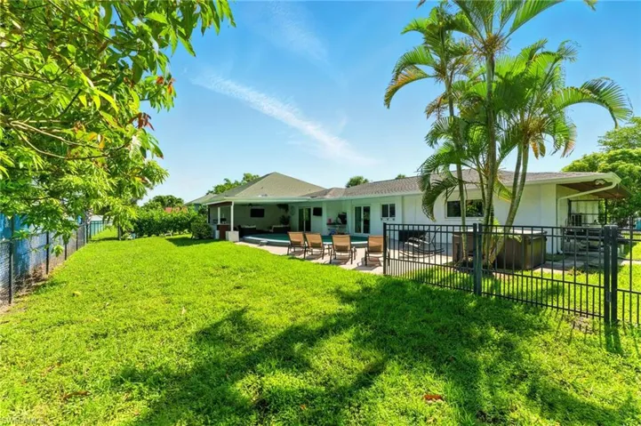 2491  43rd SW ST, Naples, FL 34116