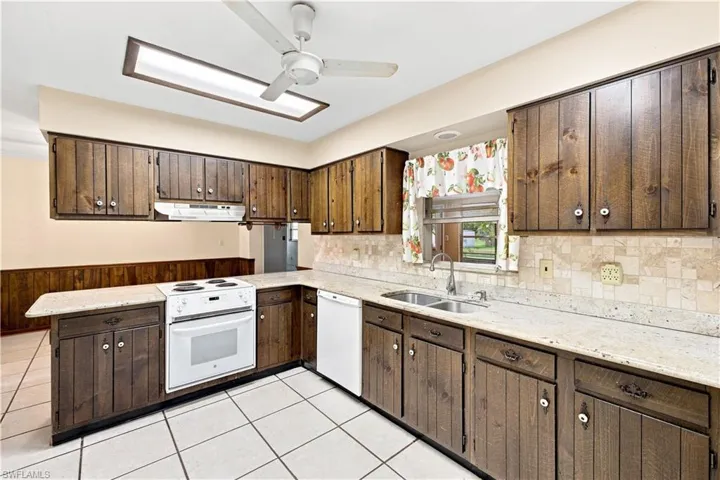 5290 Cypress Ln, Naples, Florida 34113