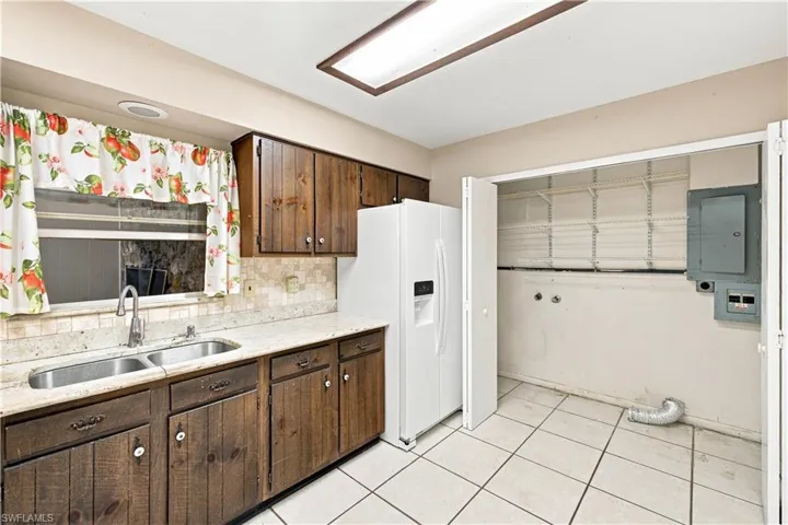 5290 Cypress Ln, Naples, Florida 34113