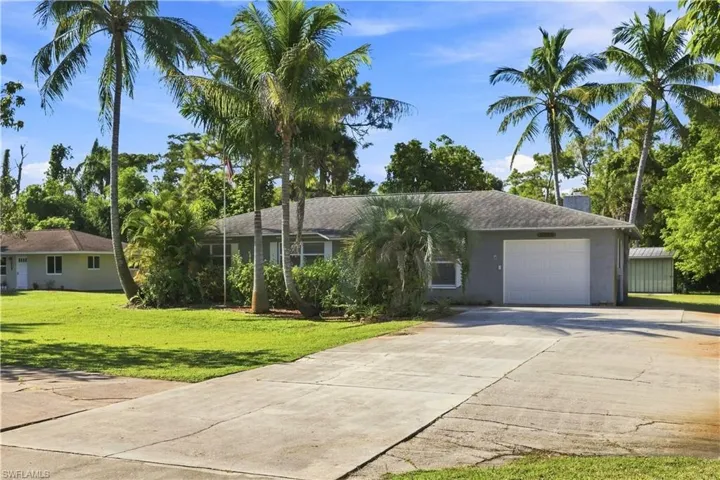 5290 Cypress Ln, Naples, Florida 34113