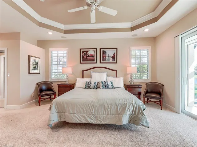 MASTER SUITE WITH TREY CEILING