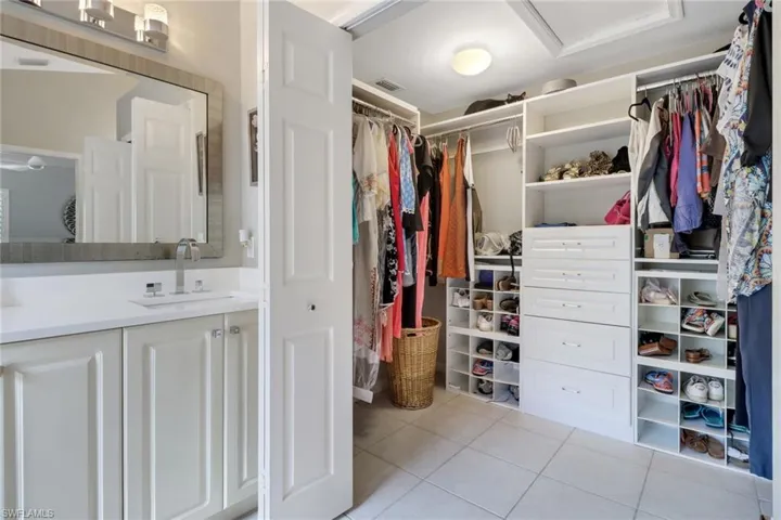 6988  Burnt Sienna  CIR, Naples, FL 34109