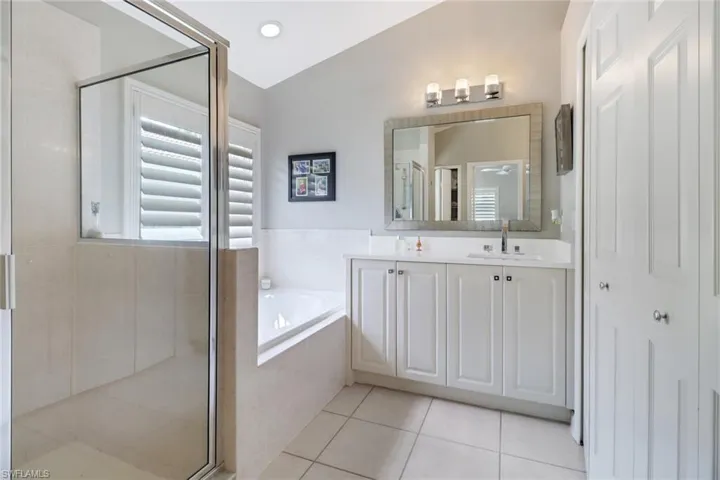 6988  Burnt Sienna  CIR, Naples, FL 34109