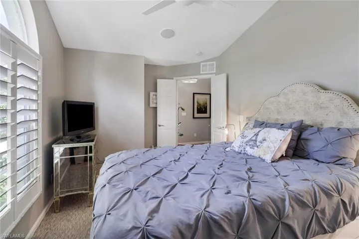 6988  Burnt Sienna  CIR, Naples, FL 34109