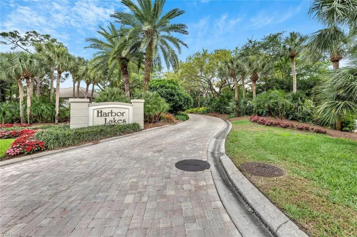 27091  Lake Harbor  CT, Bonita Springs, FL 34134