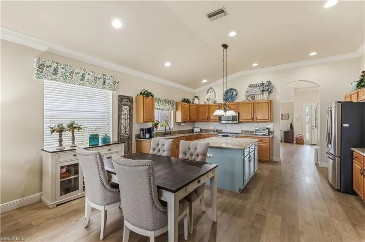 Casual Dining Area