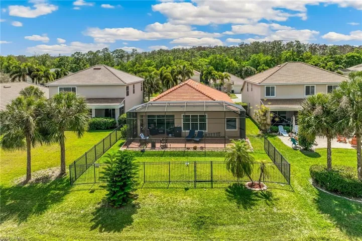 Fenced Back Yard ~ Extended Lanai