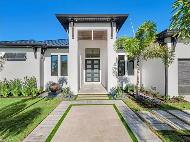111  Montrose  DR, Fort Myers, FL 33919