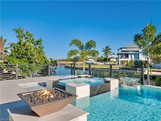111  Montrose  DR, Fort Myers, FL 33919