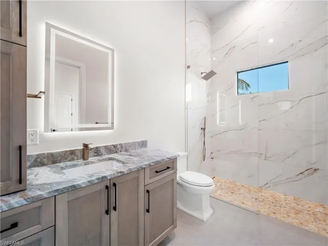 111  Montrose  DR, Fort Myers, FL 33919