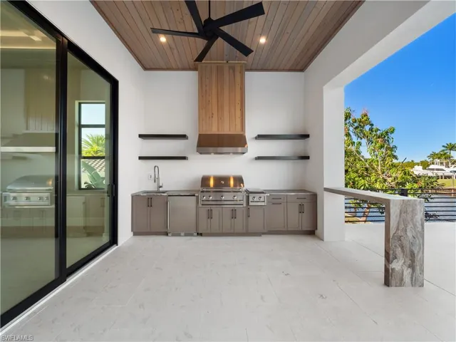 111  Montrose  DR, Fort Myers, FL 33919