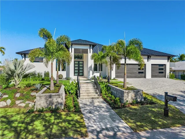 111  Montrose  DR, Fort Myers, FL 33919