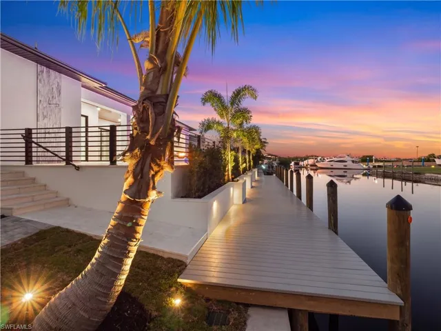 111  Montrose  DR, Fort Myers, FL 33919