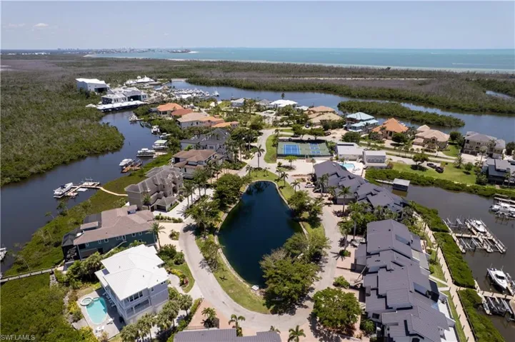 PRIVATE ISLAND with quick access to Gulf, Fort Myers Beach, Sanibel, Cape Coral, Pine Island Caya Costa and much more