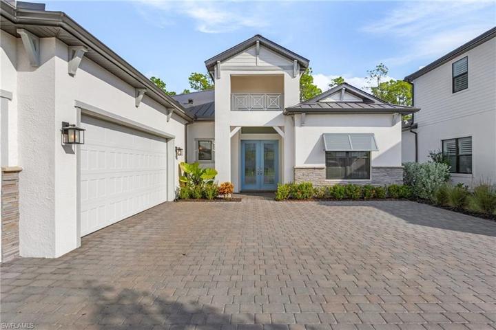 3 Car Garage!