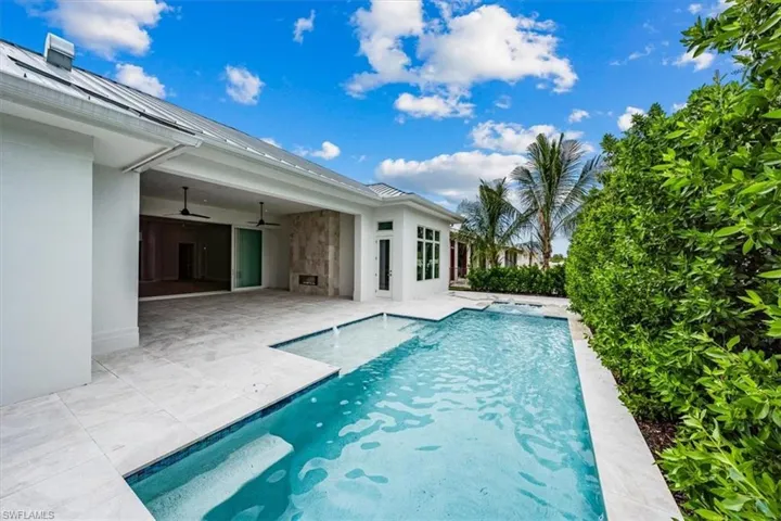 4529 Seagrove Landing Way (the Beach plan) is a Pending pre-construction sale. This is a photo of the Beach on Lot 9 (4518 Seagrove Landing Way - available & move-in ready).