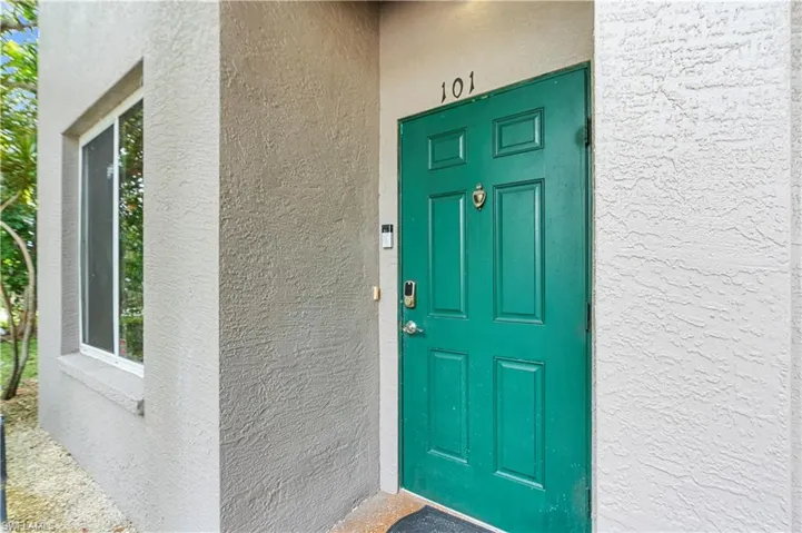 5470 16th Pl Sw 101, Naples, Florida 34116