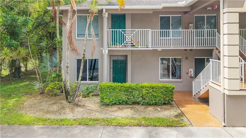 5470 16th Pl Sw 101, Naples, Florida 34116
