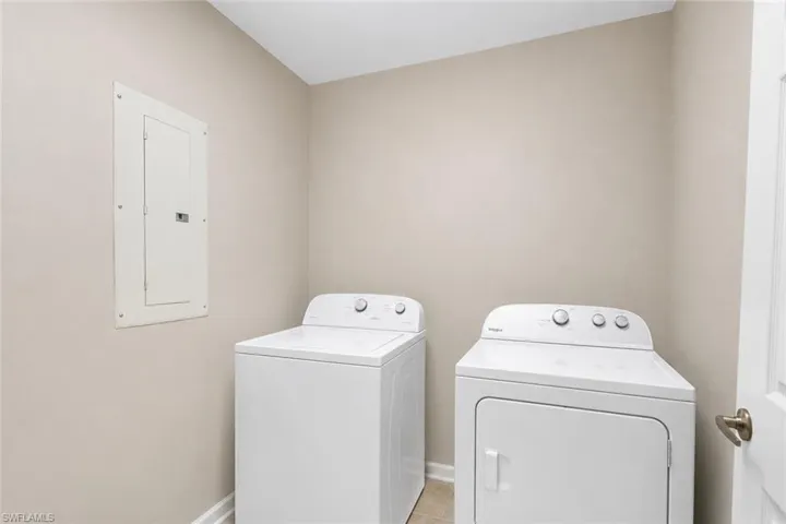 5470 16th Pl Sw 101, Naples, Florida 34116