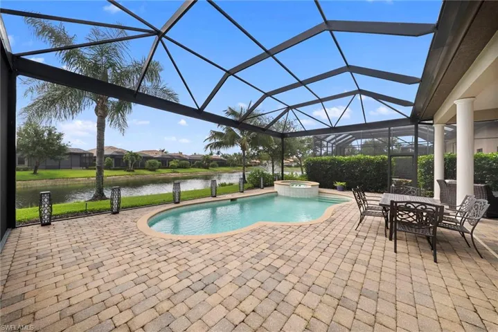 6522 Roma Way, Naples, Florida 34113