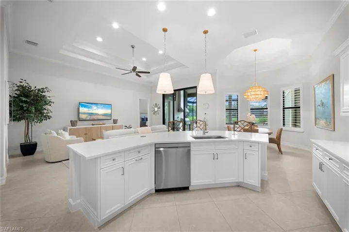 6522 Roma Way, Naples, Florida 34113