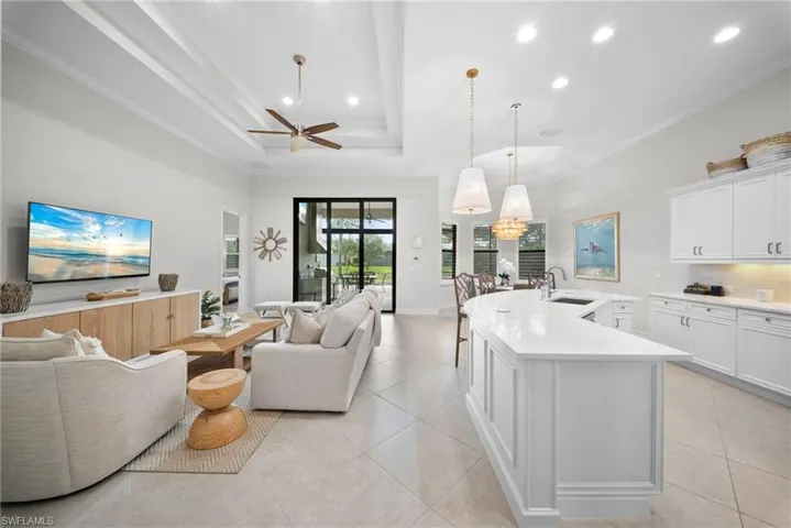 6522 Roma Way, Naples, Florida 34113