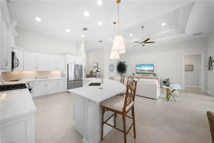 6522 Roma Way, Naples, Florida 34113
