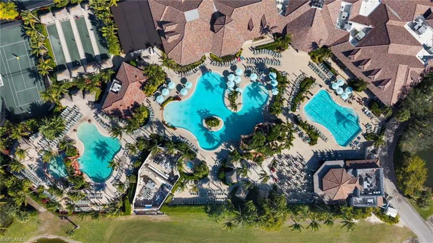 6522 Roma Way, Naples, Florida 34113