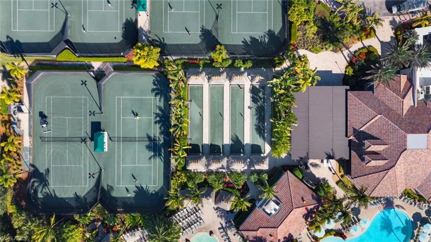 6522 Roma Way, Naples, Florida 34113