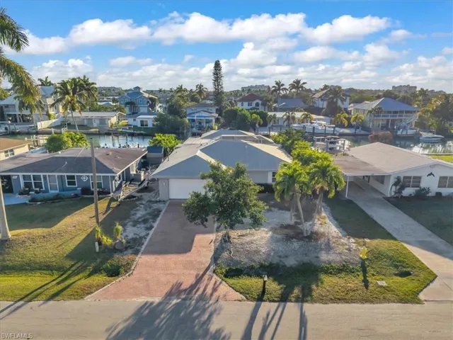 128 San Salvador St, Naples, Florida 34113