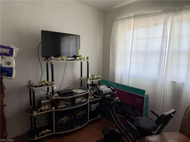 32 Roanoke Dr, Fort Myers, Florida 33905