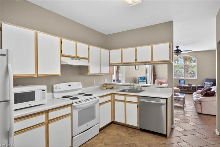 6361 Aragon Way 202, Fort Myers, Florida 33966