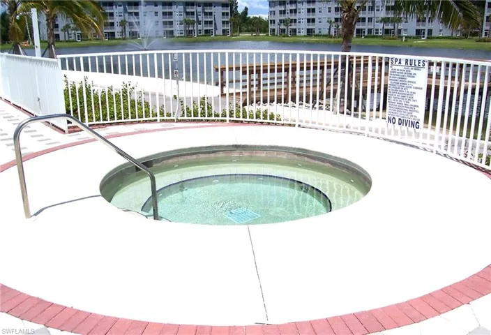 HOT TUB FOR COOL EVENINGS
