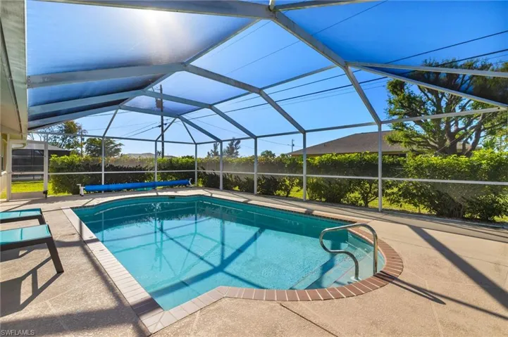 402 Se 21st St, Cape Coral Fl 33990