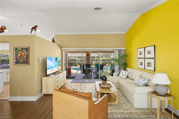 402 Se 21st St, Cape Coral Fl 33990