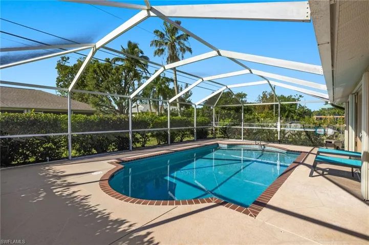 402 Se 21st St, Cape Coral Fl 33990