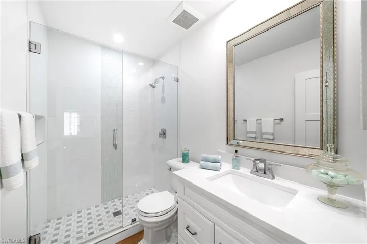 2601  Gulf Shore N BLVD, Naples, FL 34103