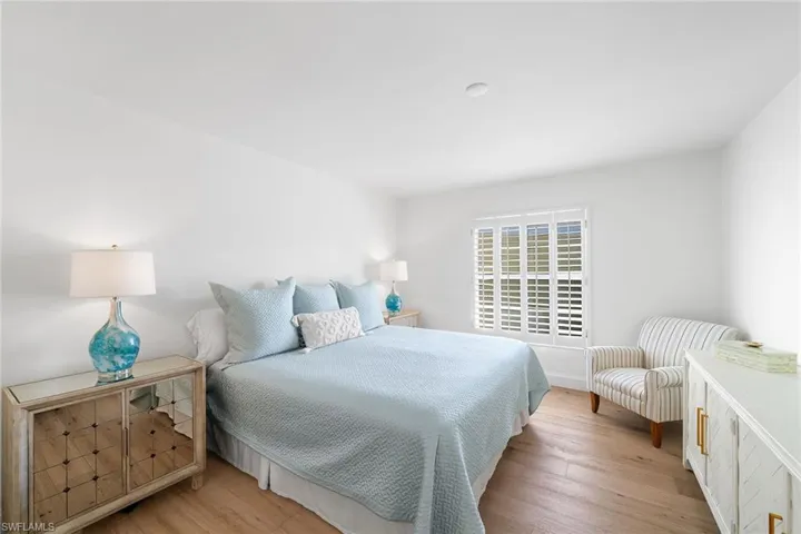2601  Gulf Shore N BLVD, Naples, FL 34103