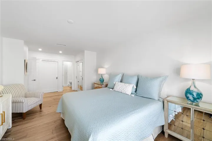2601  Gulf Shore N BLVD, Naples, FL 34103