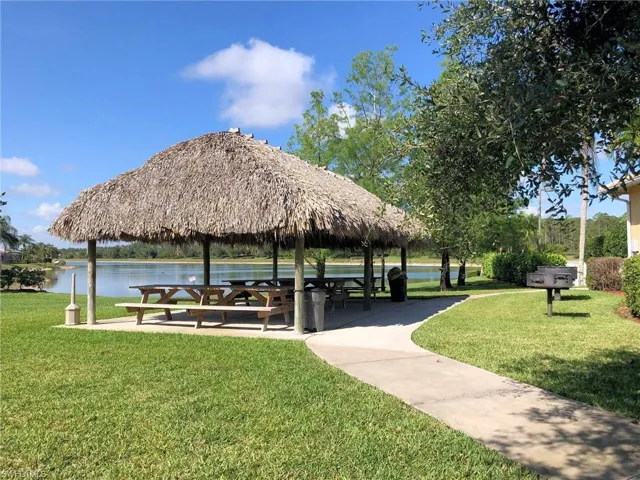 tiki hut