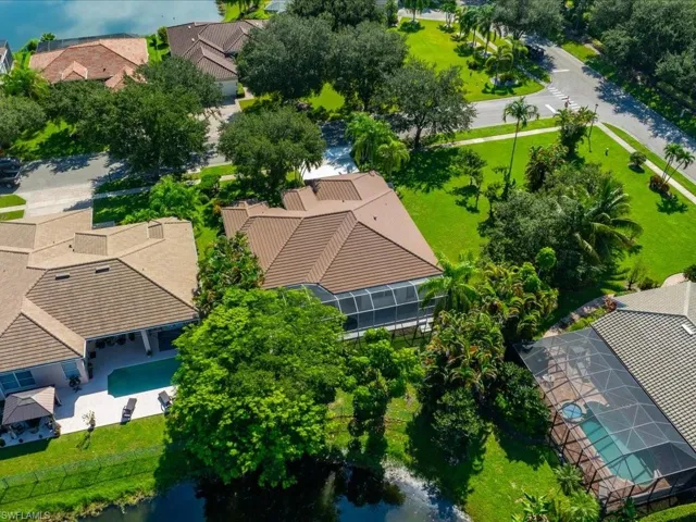 Huge corner lot